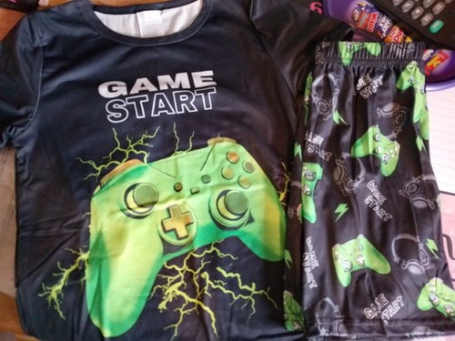 Boys game start - boys, gamer